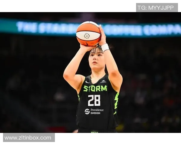 风暴队大胜夜李月汝表现出色但教练对一细节心存忧虑